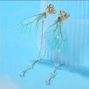 Gold butterfly Earrings M440